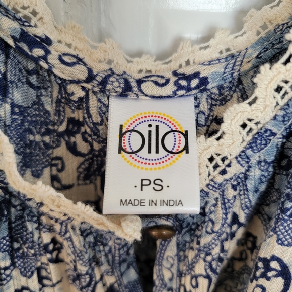 Cold shoulder lace billa top - Picture 10 of 10